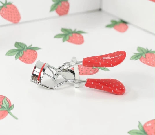 Sweetheart Eyelash Curler – Strawberry Shortcake x CELAVI